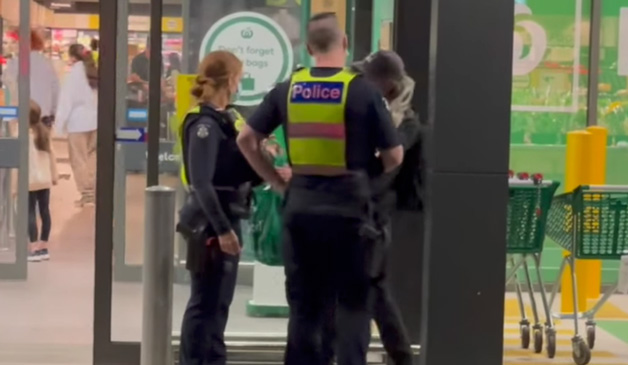 vic police feed homeless man 2