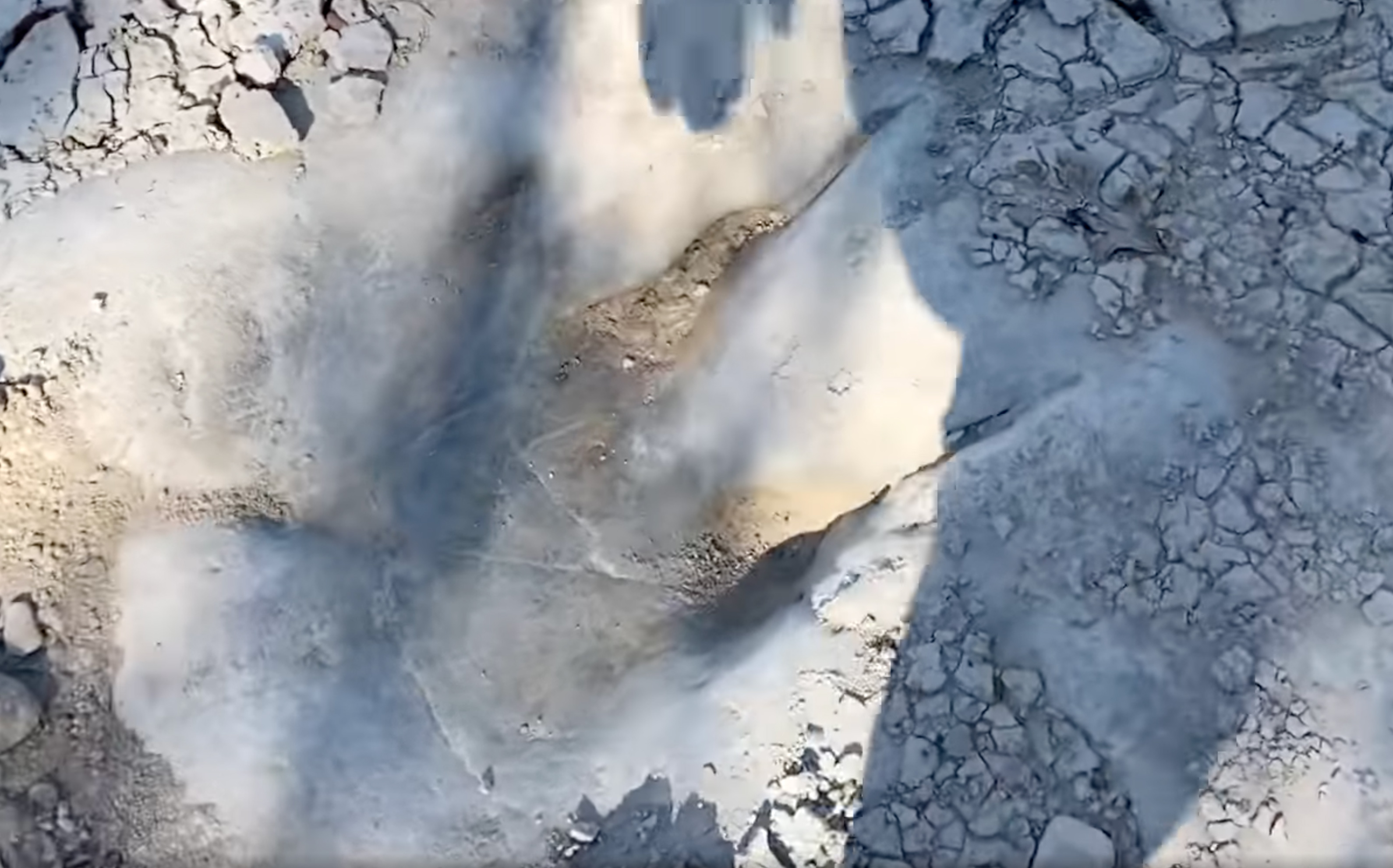 Dinosaur footprint screen shot