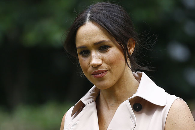 epa09004864 (FILE) - Meghan the Duchess of Sussex pictured during a function at the British High Commissioners residence, Johannesburg, South Africa, 02 October 2019 (reissued 11 February 2021). The Duchess of Sussex has won her High Court privacy claim against the a British newspaper over the publication of a letter to her father Thomas Markle.  EPA/KIM LUDBROOK *** Local Caption *** 55515685